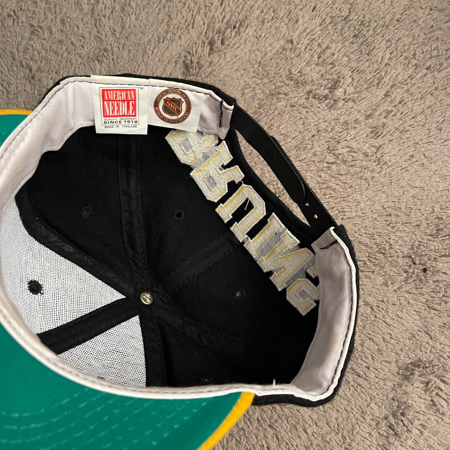 NHL Bruins Hat