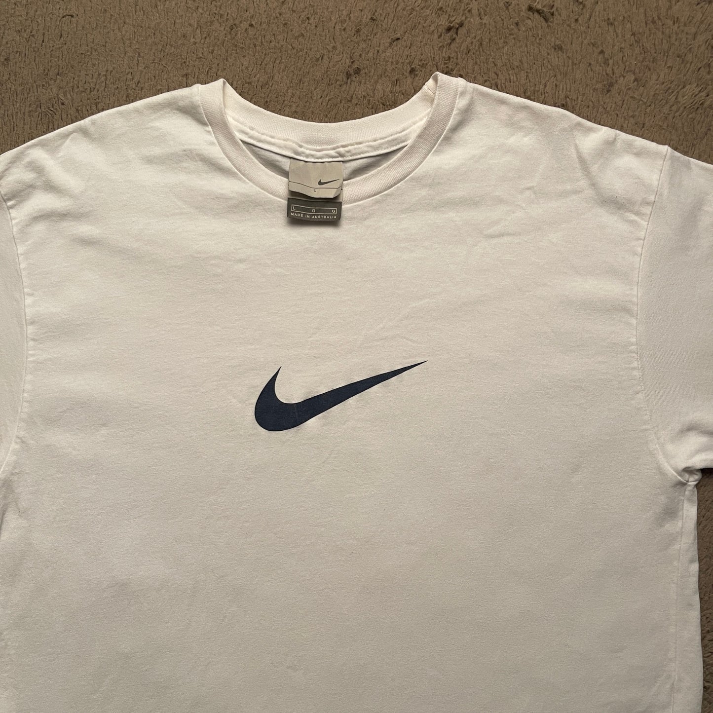 Nike Center Swoosh Logo Tee (L)