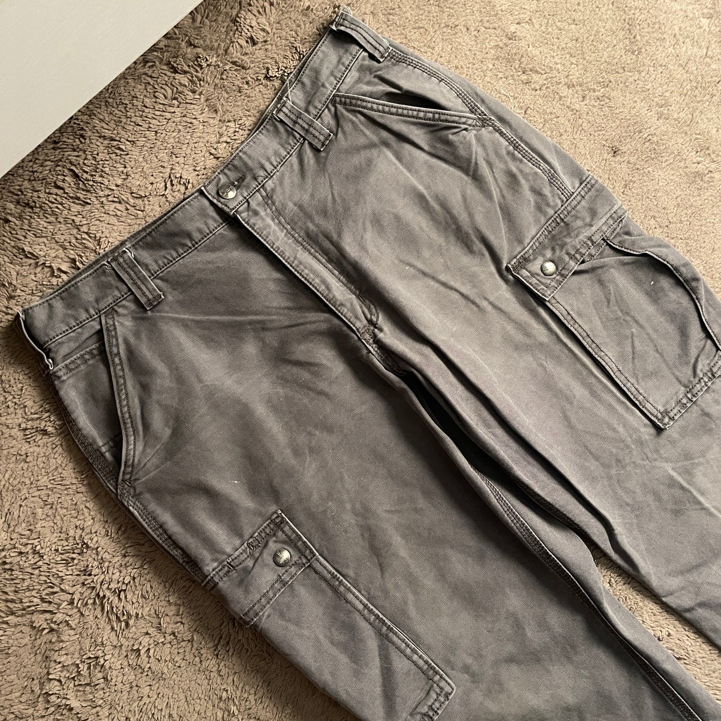 Light Grey Carhartt Relaxed Fit Cargo Pants (W36xL43)