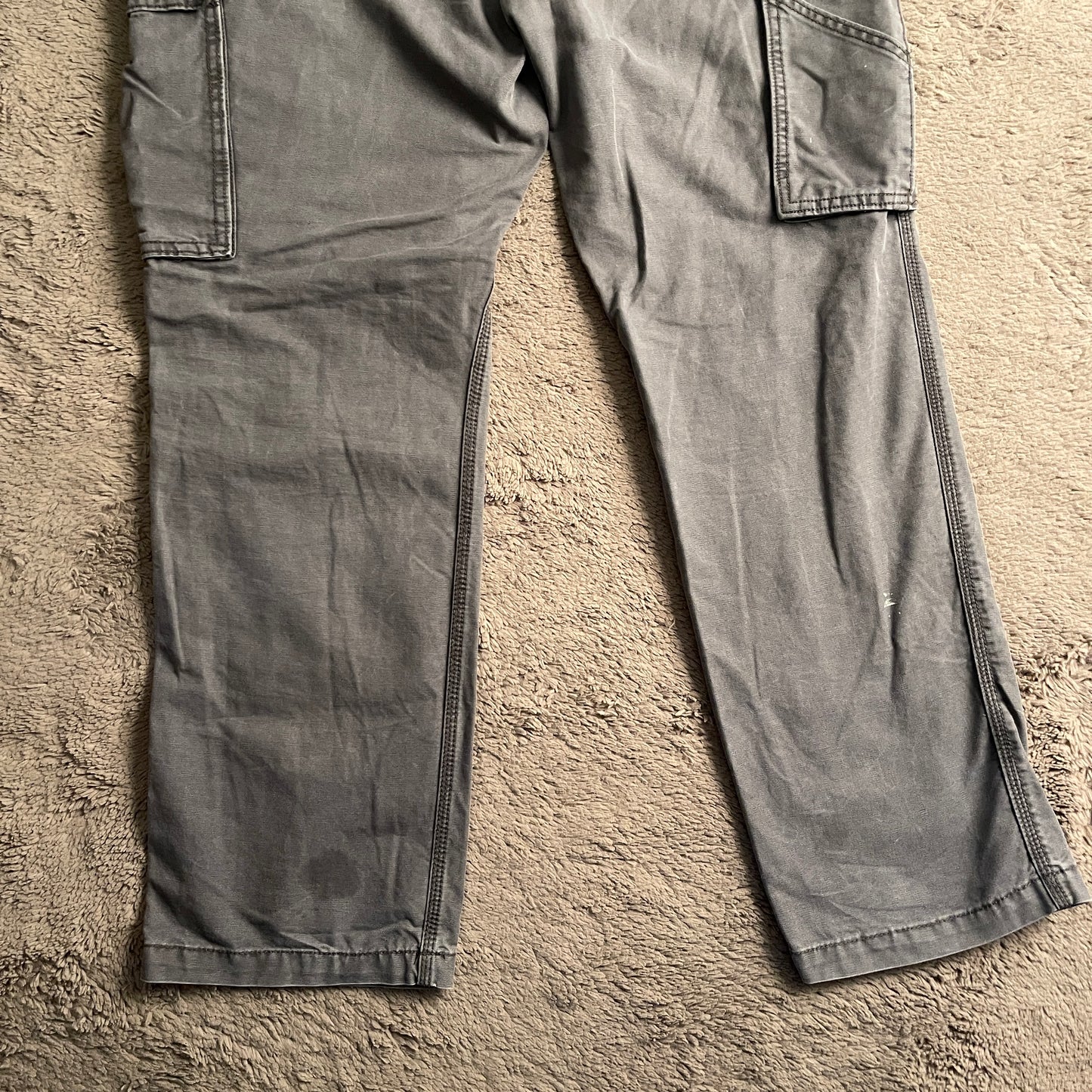 Light Grey Carhartt Relaxed Fit Cargo Pants (W36xL43)