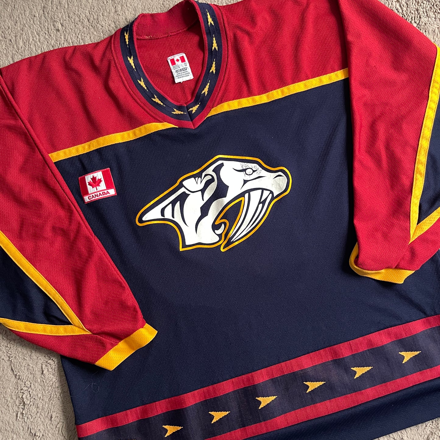 Vintage NHL Nashville Predators Hockey Jersey Shirt (XL)