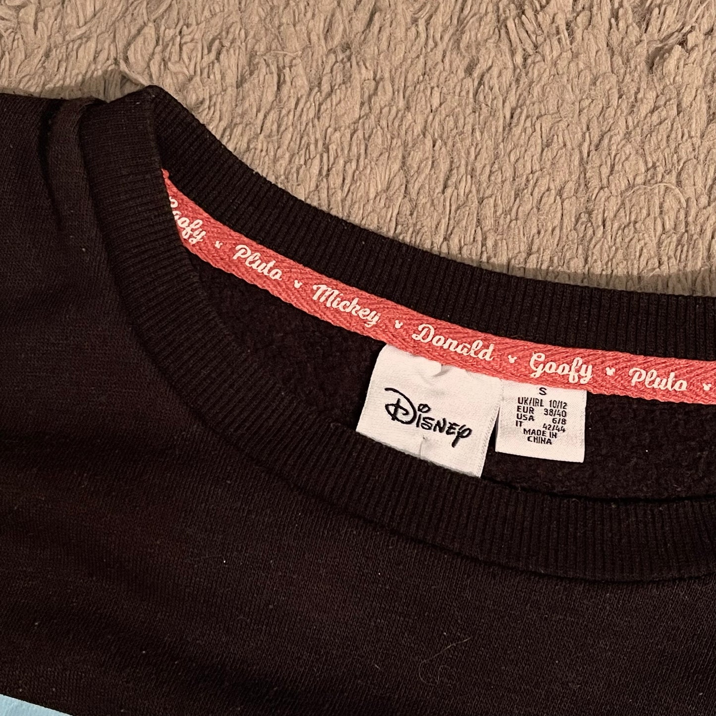 Walt Disney Characters Sweatshirt (L)