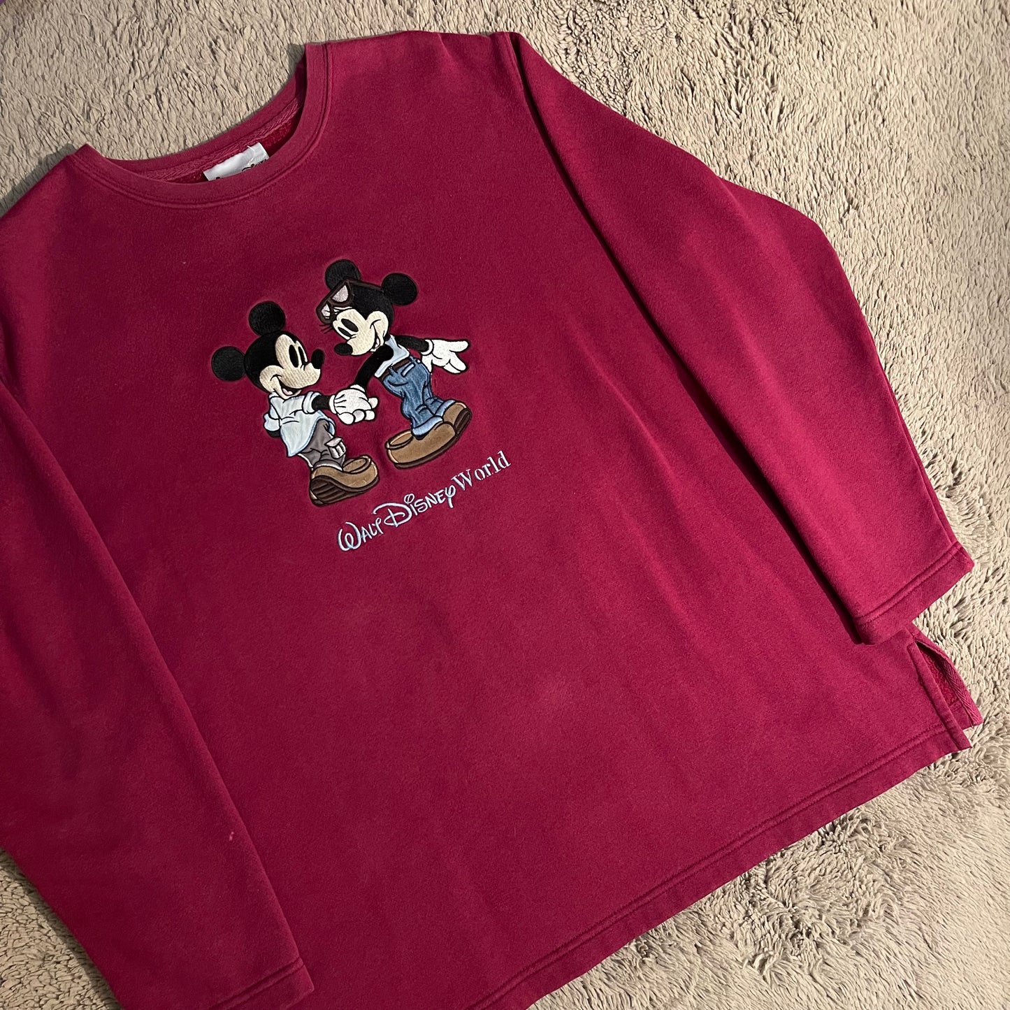 Vintage Walt Disney Embroidered Sweatshirt (M)