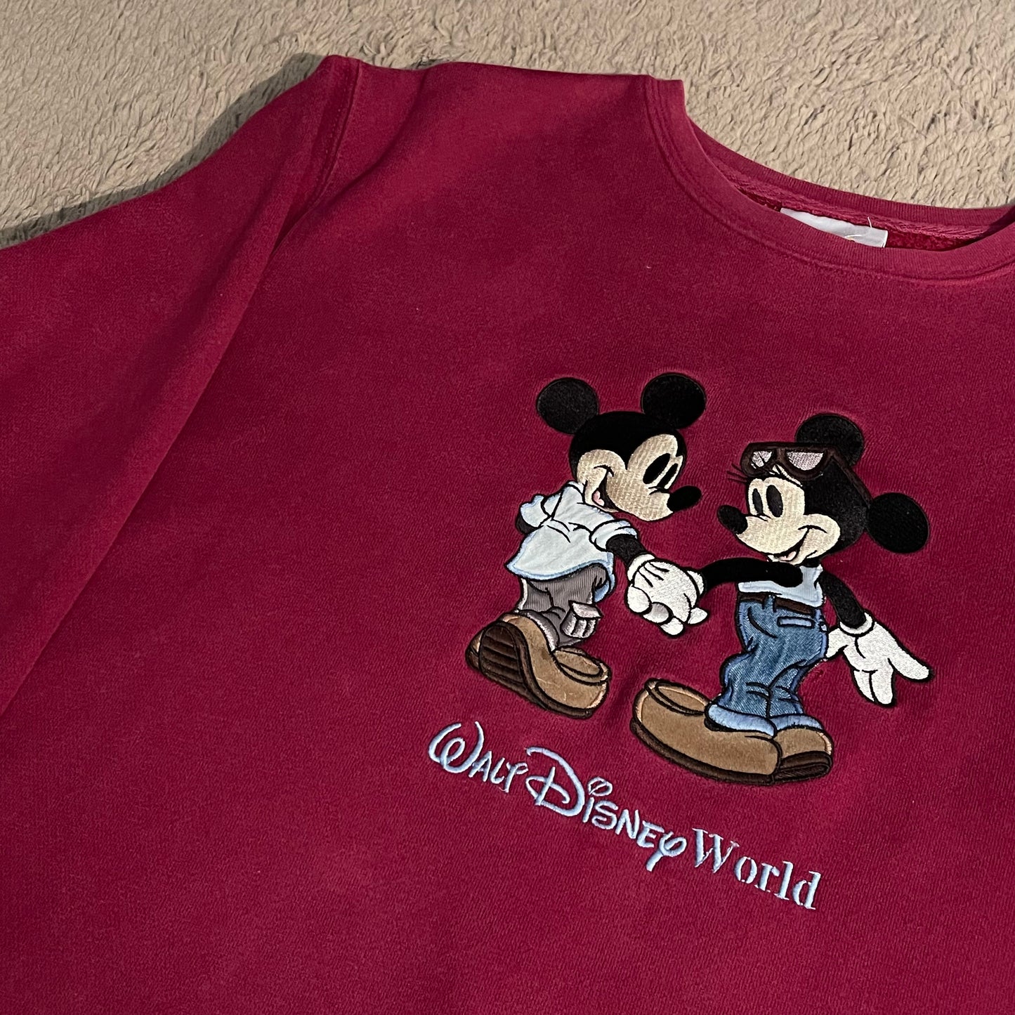 Vintage Walt Disney Embroidered Sweatshirt (M)