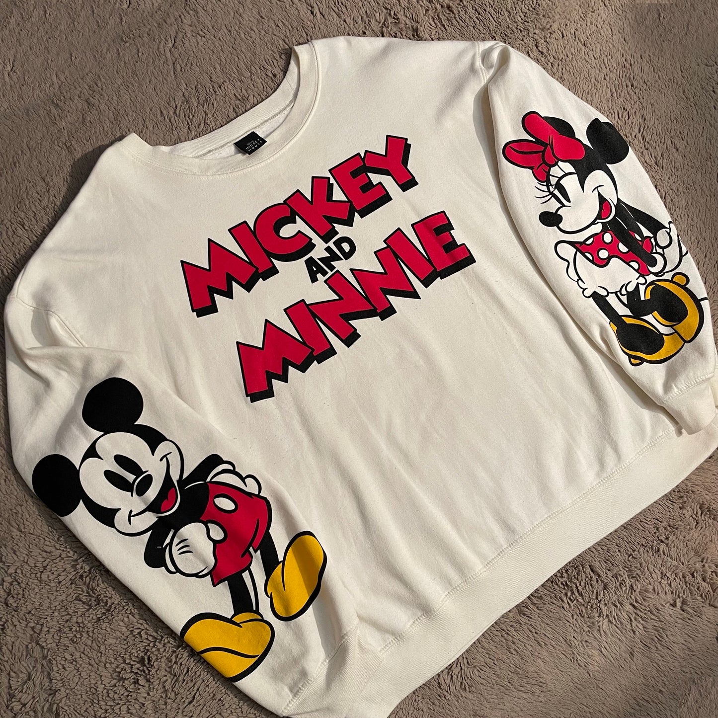 Vintage Disney Mickey and Minnie Mouse Sweatshirt (XL)