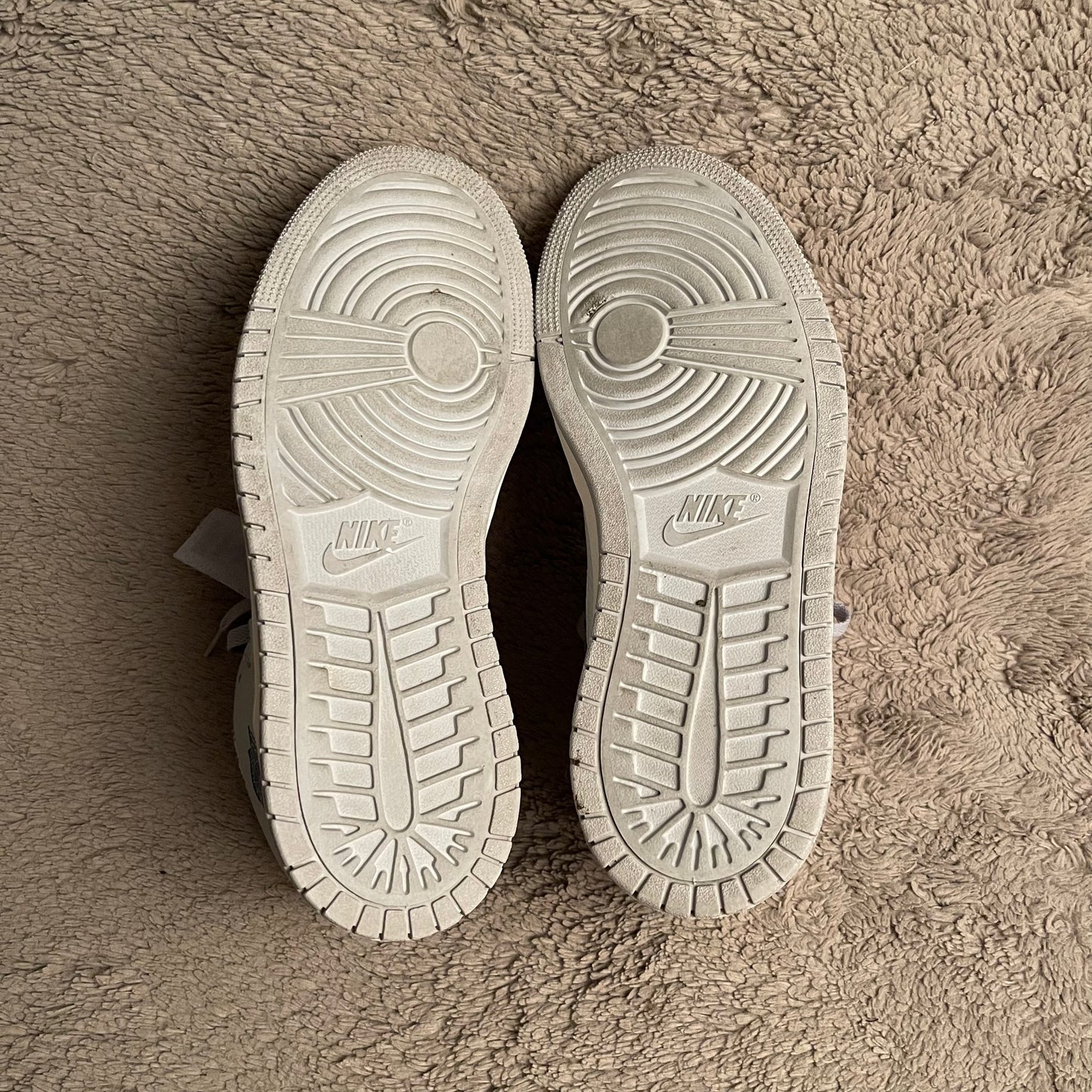 Air Jordan 1 Zoom Air CMFT London Sneakers (US 10)