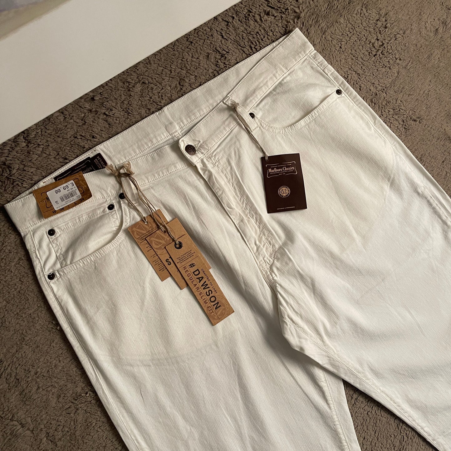 Marlboro Classics White Pants (W38)