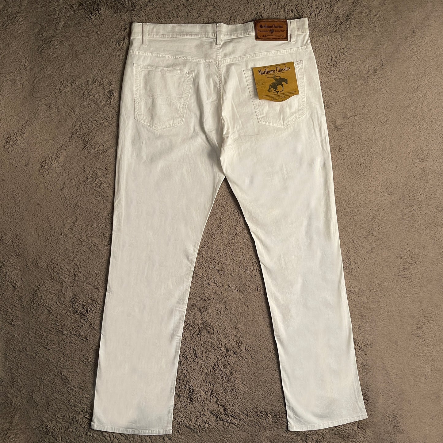 Marlboro Classics White Pants (W38)