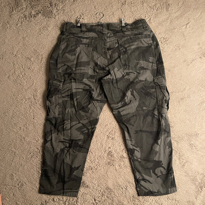 Wrangler Black Camouflage Cargo Pants (W36/L35)