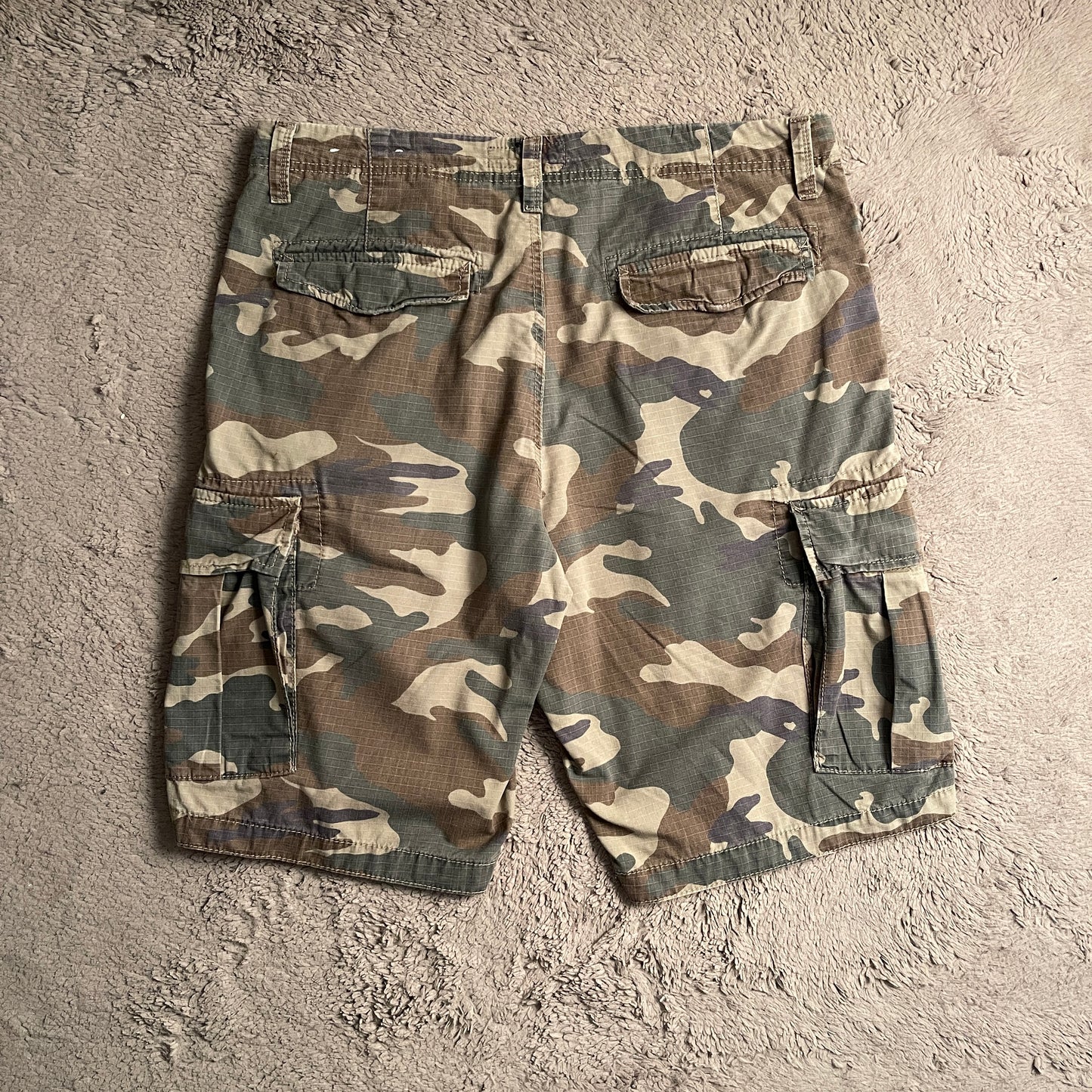American Eagle Camouflage Cargo Shorts (W36)