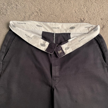 Dickies Loose Fit Black Shorts (W32)