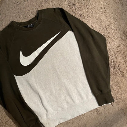 Nike Two-tone Swoosh Sweatshirt (M)