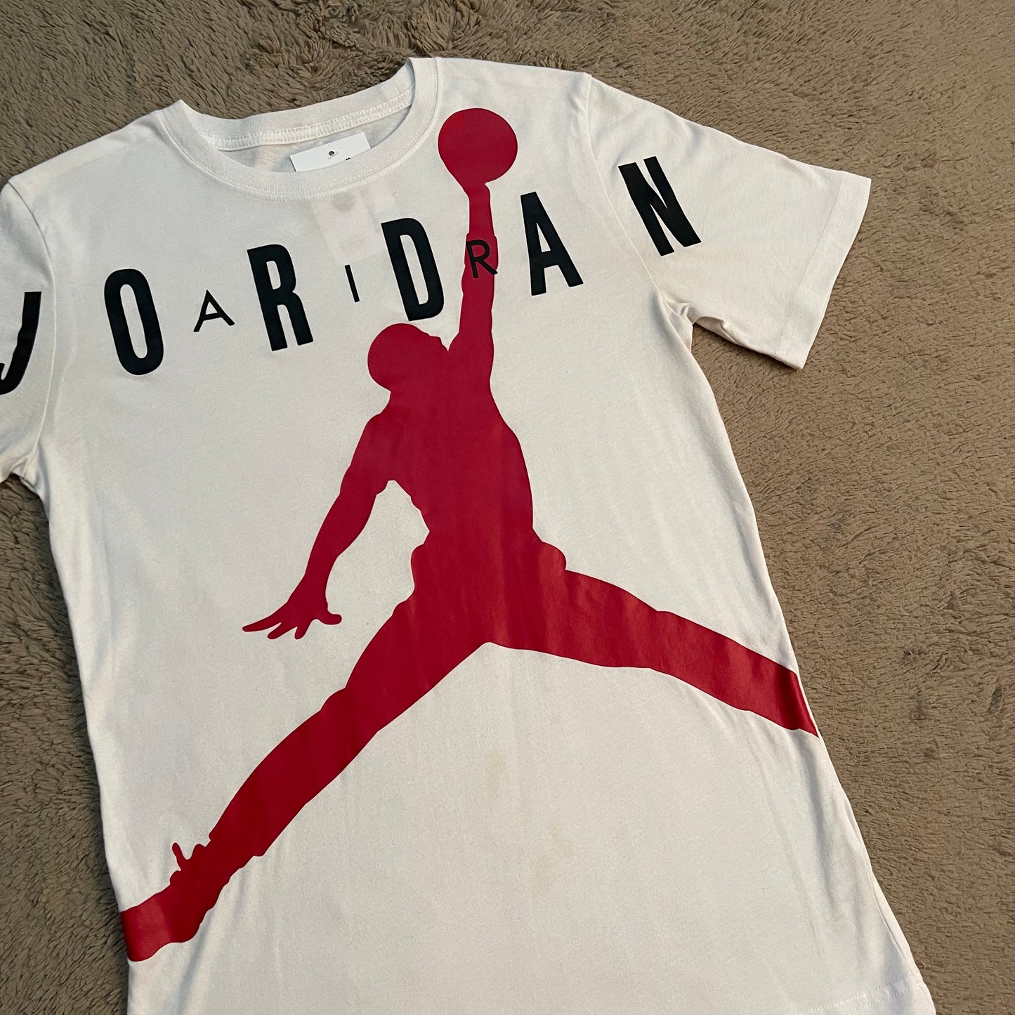 Jordan logo hot sale tee