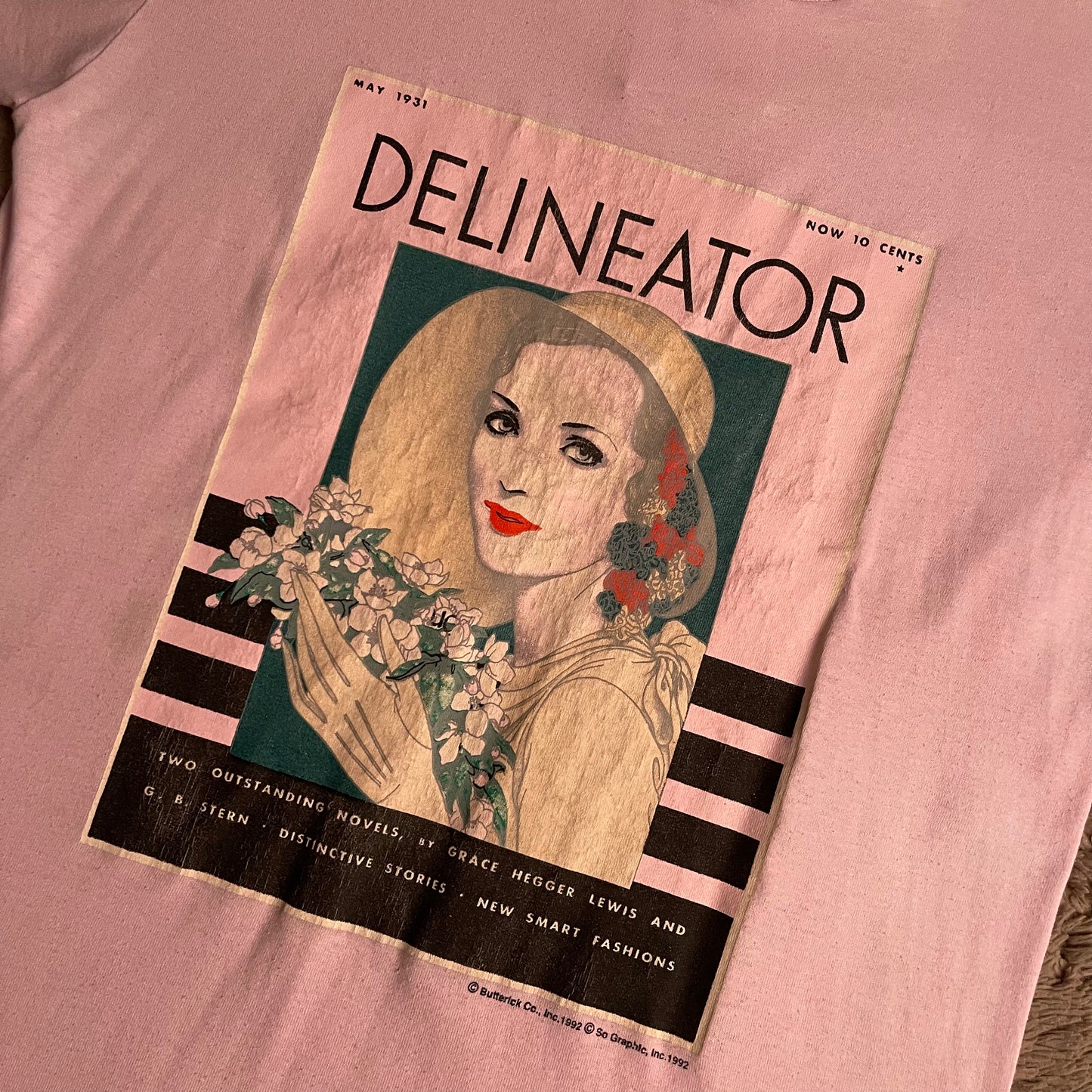 RARE VINTAGE 1992 Delineator by Butterick Co. Art Tee (M)